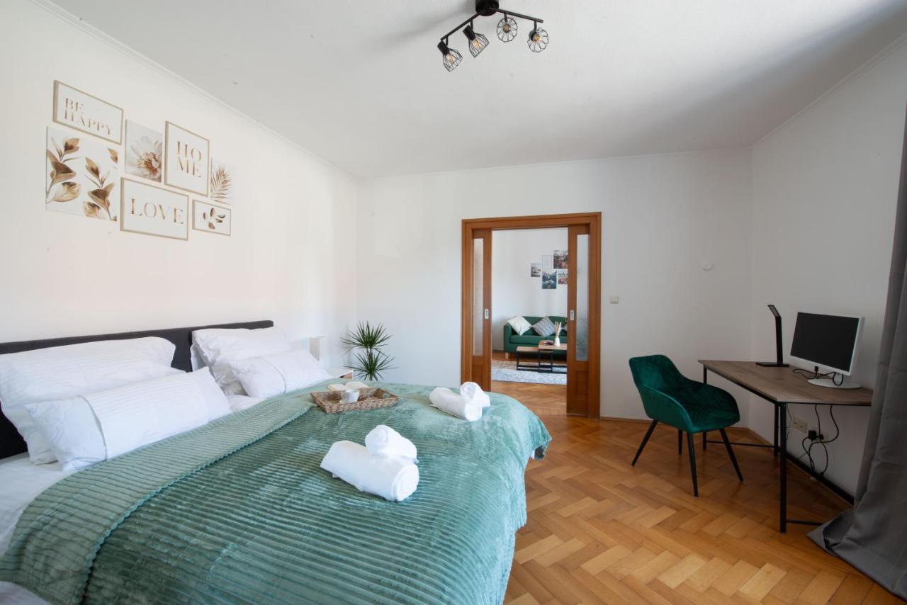 Bessa Homes 6 Personen 2 Schlafzimmer, 3 King Size, Betten, Balkon, Kueche Haag in Oberbayern Exterior foto