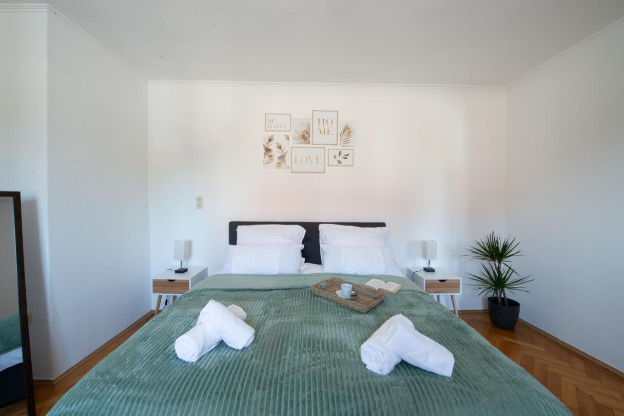 Bessa Homes 6 Personen 2 Schlafzimmer, 3 King Size, Betten, Balkon, Kueche Haag in Oberbayern Exterior foto